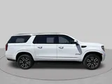 2024 GMC Yukon XL photo 2