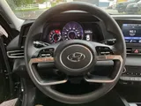 2022 Hyundai Elantra photo 6
