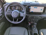 2026 Jeep Gladiator photo 16