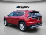2024 GMC Acadia photo 5