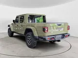 2025 Jeep Gladiator photo 3