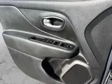 2023 Jeep Renegade photo 13