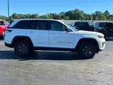 2027 Jeep Grand Cherokee photo 43