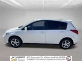 2010 Nissan Versa photo 6