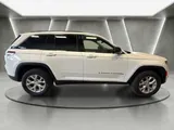 2023 Jeep Grand Cherokee photo 5