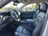 2025 Nissan Pathfinder photo 13