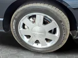 2002 Ford Thunderbird photo 9