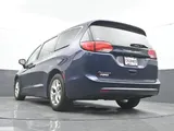 2017 Chrysler Pacifica photo 29
