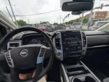 2021 Nissan Titan photo 21