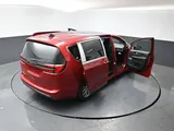 2027 Chrysler Pacifica photo 44