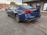 2019 Nissan Altima photo 3