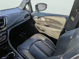 2025 Chrysler Pacifica photo 17