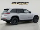 2026 Jeep Grand Cherokee photo 4
