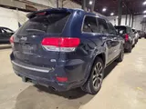 2017 Jeep Grand Cherokee photo 2