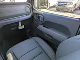 2026 Jeep Gladiator photo 17