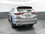 2024 Mitsubishi Outlander photo 6