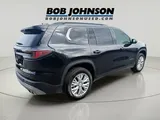 2025 GMC Acadia photo 8