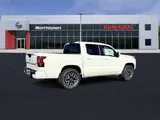 2026 Nissan Frontier photo 6
