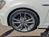 2017 Volkswagen Golf R photo 15