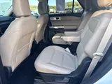 2023 Ford Explorer photo 9