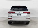 2024 Mitsubishi Outlander photo 4