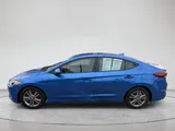 2017 Hyundai Elantra photo 2