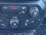 2023 Jeep Renegade photo 24