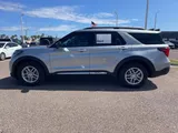 2025 Ford Explorer photo 2