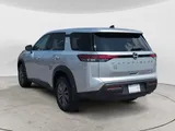 2025 Nissan Pathfinder photo 3