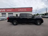 2021 Nissan Titan photo 5