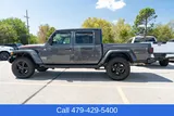 2023 Jeep Gladiator photo 3