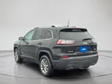2019 Jeep Cherokee photo 3