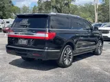 2019 Lincoln Navigator L photo 22