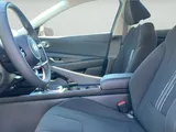 2024 Hyundai Elantra photo 14