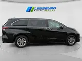 2021 Toyota Sienna photo 6
