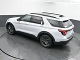 2026 Ford Explorer photo 40
