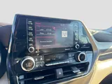 2021 Toyota Highlander photo 18