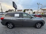 2019 Nissan Pathfinder photo 2