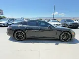 2018 Porsche Panamera photo 3
