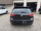 2018 Volkswagen Golf R photo 4