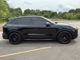 2017 Porsche Cayenne photo 4
