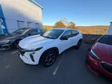 2024 Chevrolet Trax photo 2