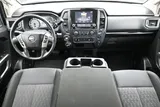 2022 Nissan Titan photo 13
