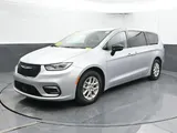 2024 Chrysler Pacifica photo 7
