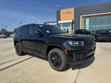 2026 Jeep Grand Cherokee photo 1