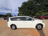 2021 Chrysler Pacifica photo 9