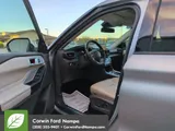 2020 Ford Explorer photo 9