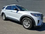 2025 Ford Explorer photo 1