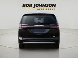 2026 Chrysler Pacifica photo 4