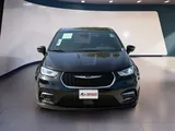 2025 Chrysler Pacifica photo 8